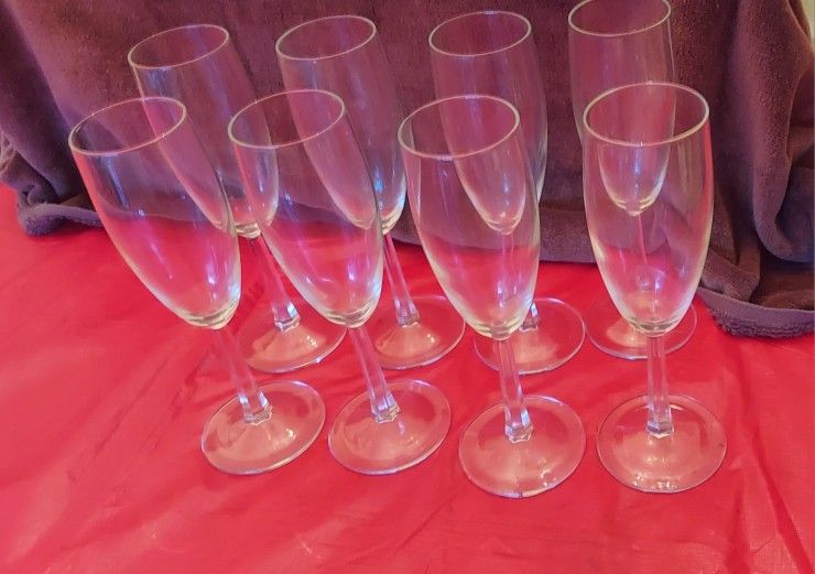8 Champagne Flutes