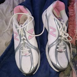 Ladies New Balance Shoes Size 11