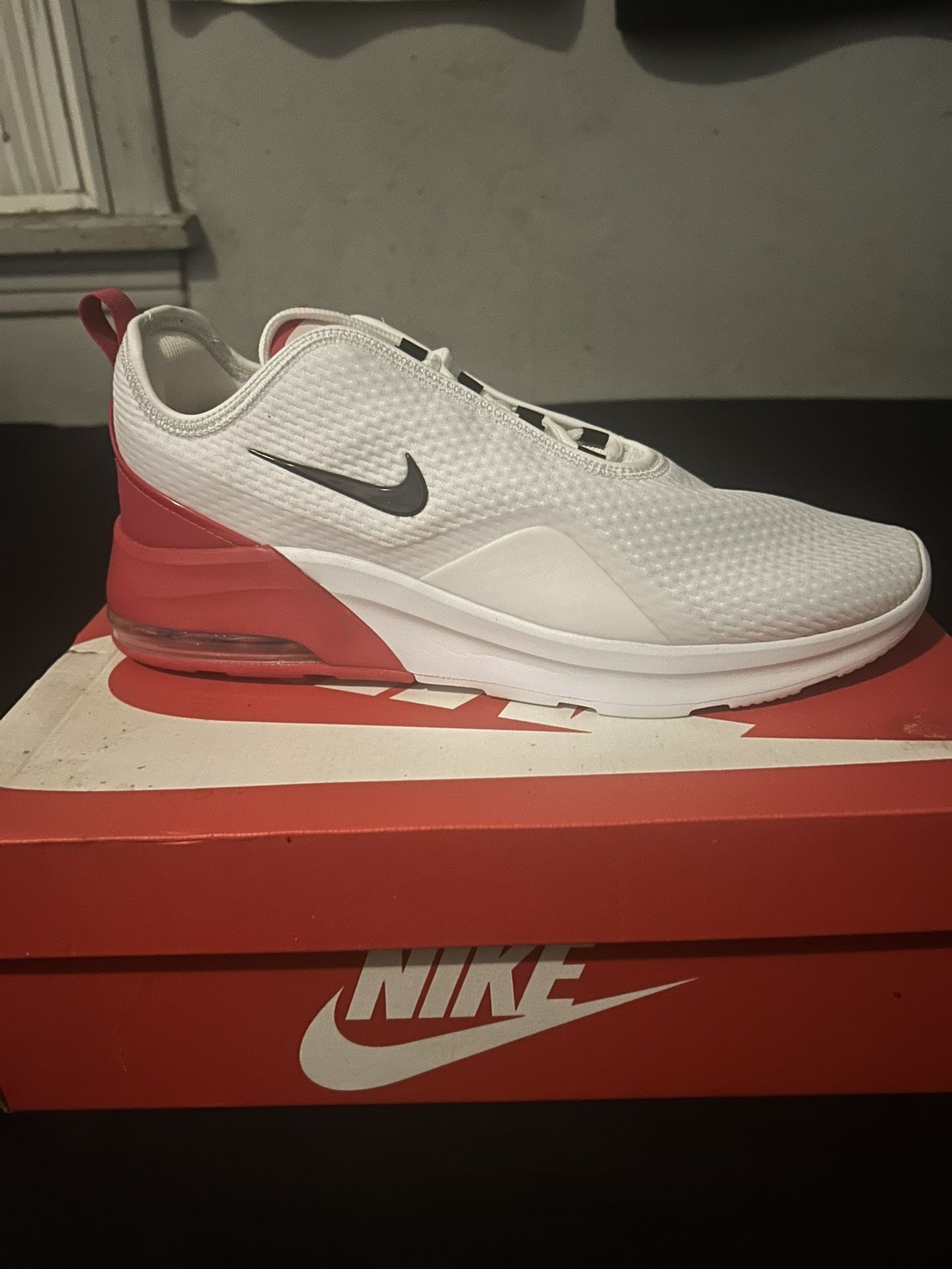 Nike Air Max Motion 2