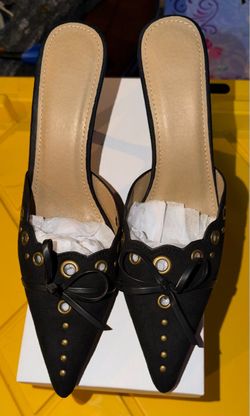 Brand new Miss Lola Jasmyn Pointed Toe Mid Heel Mules in Black size 6.5