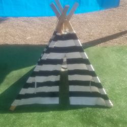 CUTEST LITTLE HANDMADE TEEPEE EVER!!