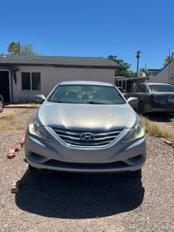 2011 Hyundai Sonata (For Parts)