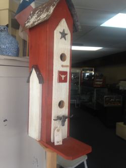 Texas University birdhouse