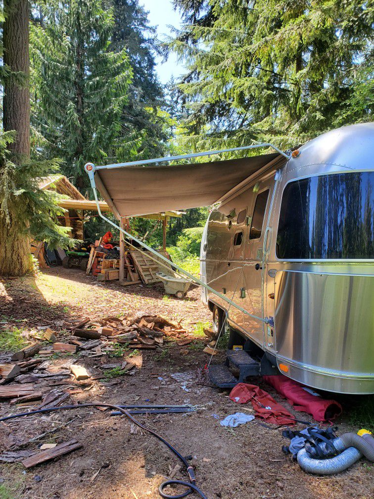 Photo 2015 Airstream Flying Cloud with Bunk 23 ft
