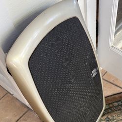 Hurtle Pro Vibration Plate Workout Machine W/ Remote