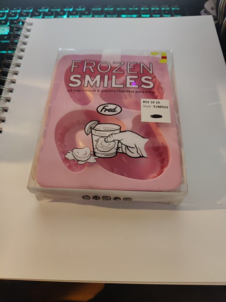 Novelty Silicon Ice Tray New