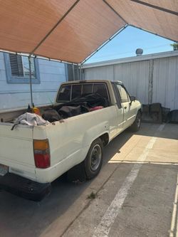 1985 Toyota  new engine  $4000   & $3(contact info removed) Mercedes