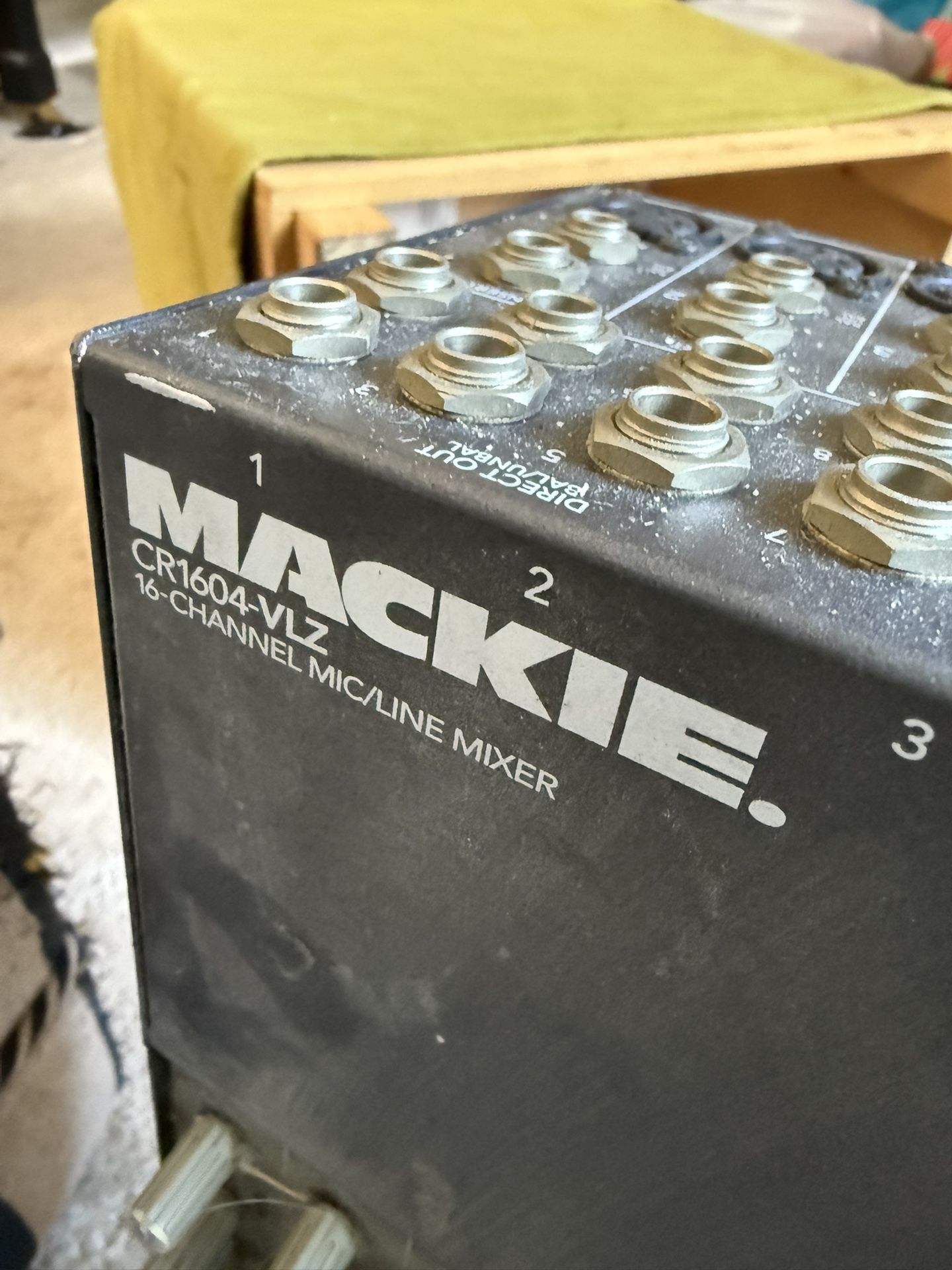 Mackie CR1604-VLZ Audio Mixer
