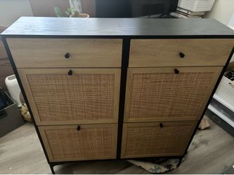 Shoe storage cabinet