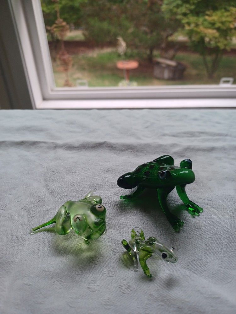19 Blown Glass Figurines