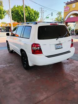 TOYOTA HIGHLANDER