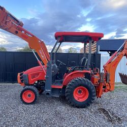 Kubota Tractor Backhoe 
