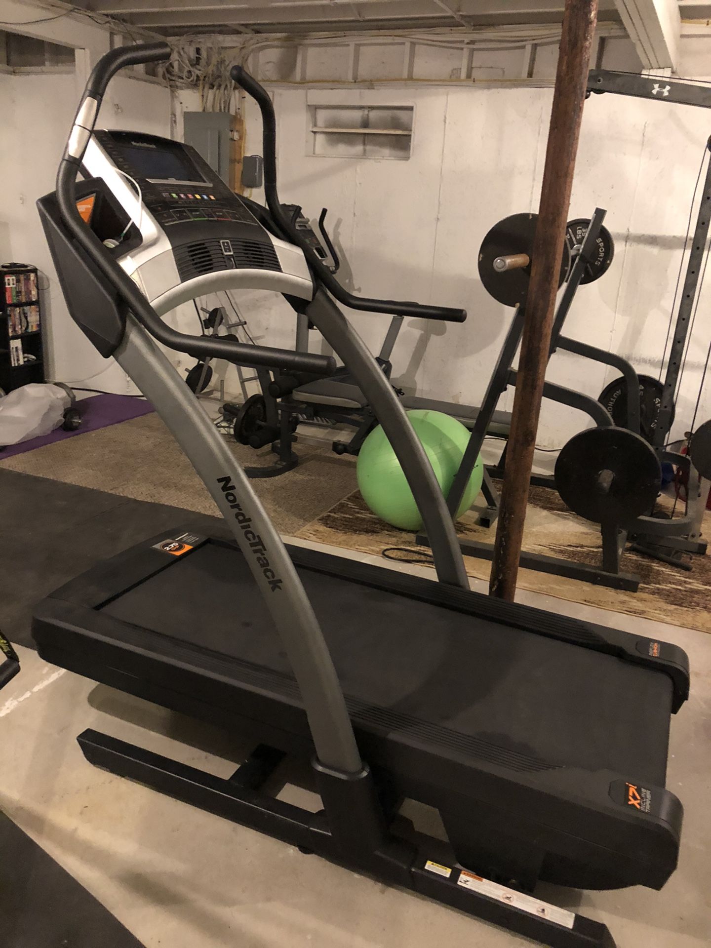 Nordic track x7i incline trainer treadmill for Sale in Johnston, RI
