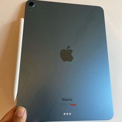 Apple IPad Air 5th Generation (10.9” Liquid Retina/ M1 chip / 2022 Model) 64GB with pen, keyboard case & Accessories (256gb $549)  