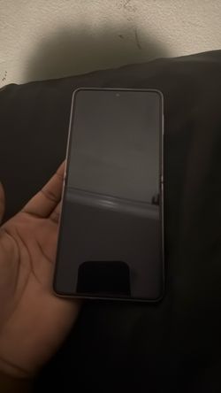 UNLOCKED GALAXY ZFLIP 8 258GB