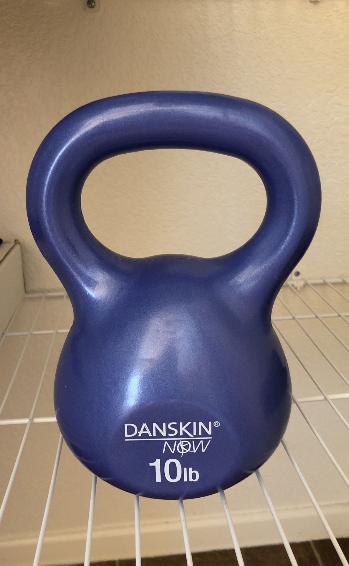 Danskin 10 lb kettlebell