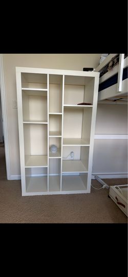 IKEA KALLAX White Shelf Unit 8-Cube Bookcase - Great Condition