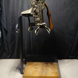 Beautiful Vintage estate Wine Bottle Opener 75$
