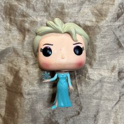 Funko Pop! Disney Frozen Elsa #82 Vinyl Figure toy queen of arendelle blue princ