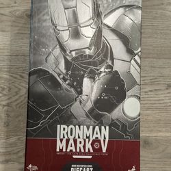 Hot Toys Iron Man Mark V Diecast Brand New 