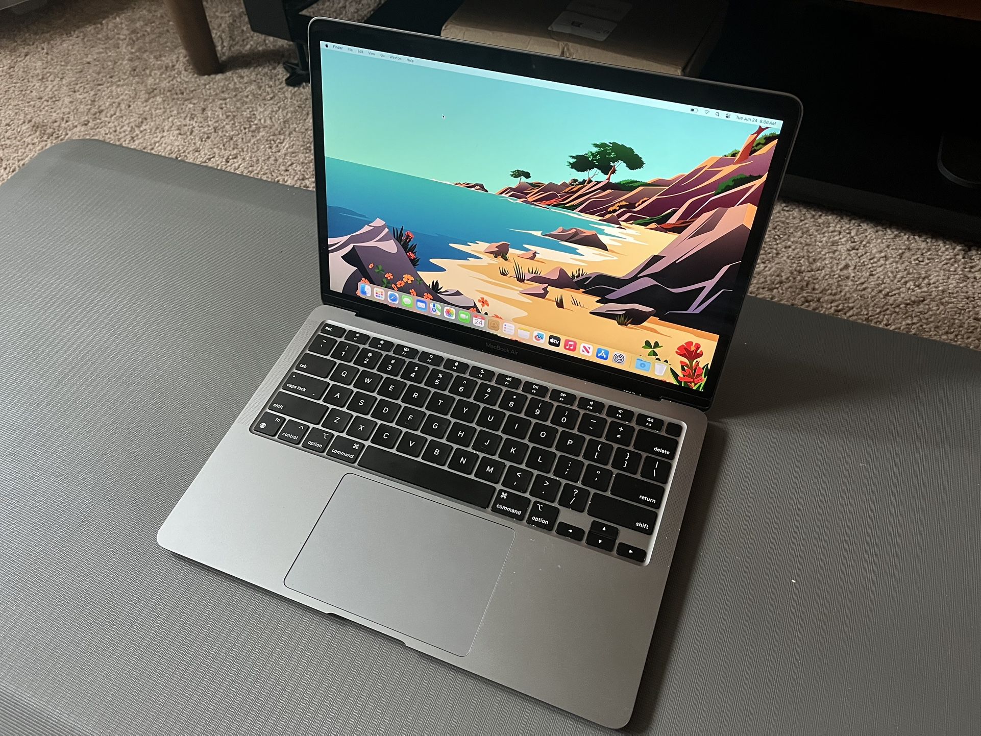 13” Macbook Air M1/8GB RAM/256GB SSD Laptop Computer with Charger Apple