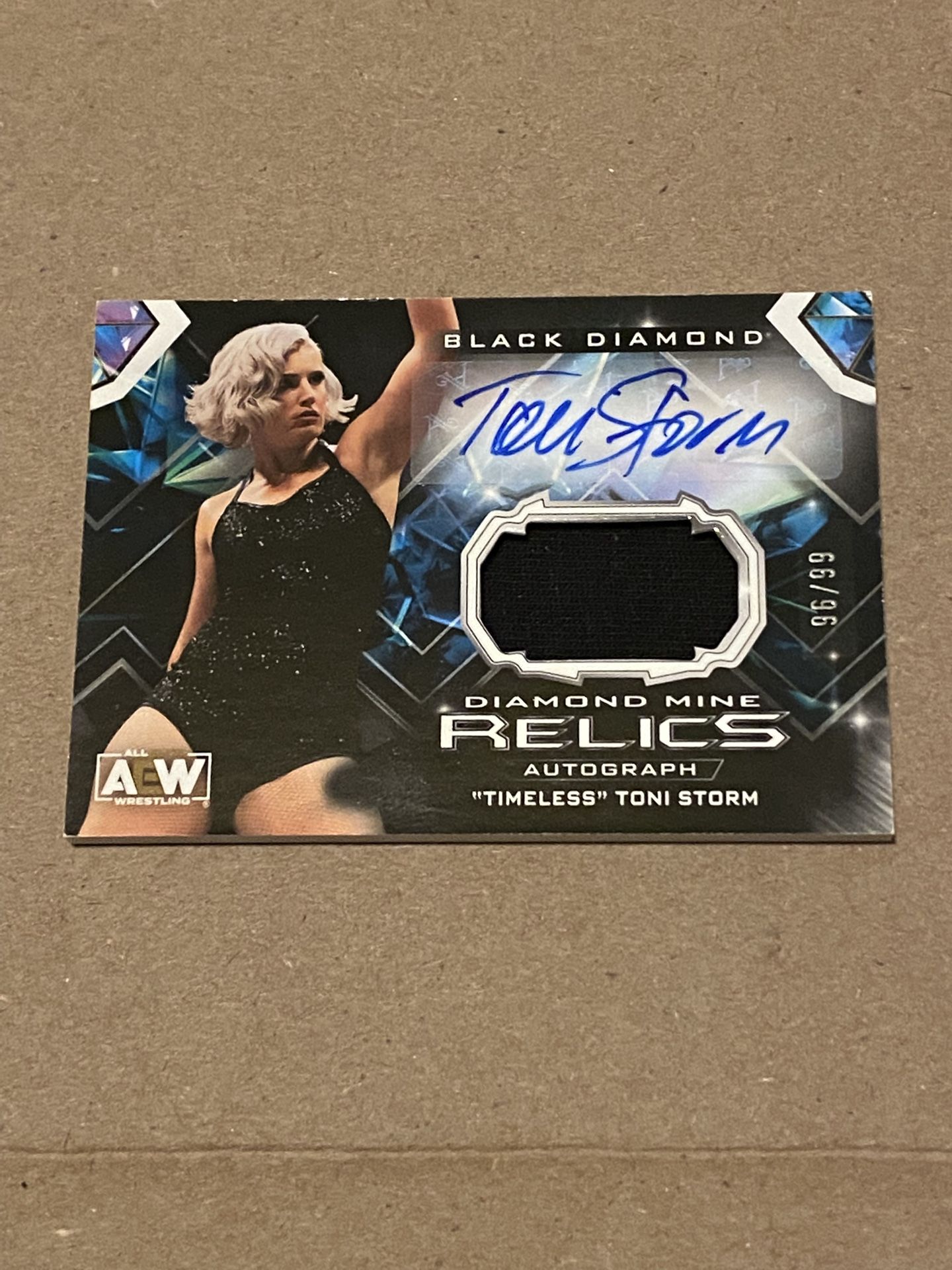 “Timeless” Toni Storm Auto Relic 2024 Black Diamond 96/99