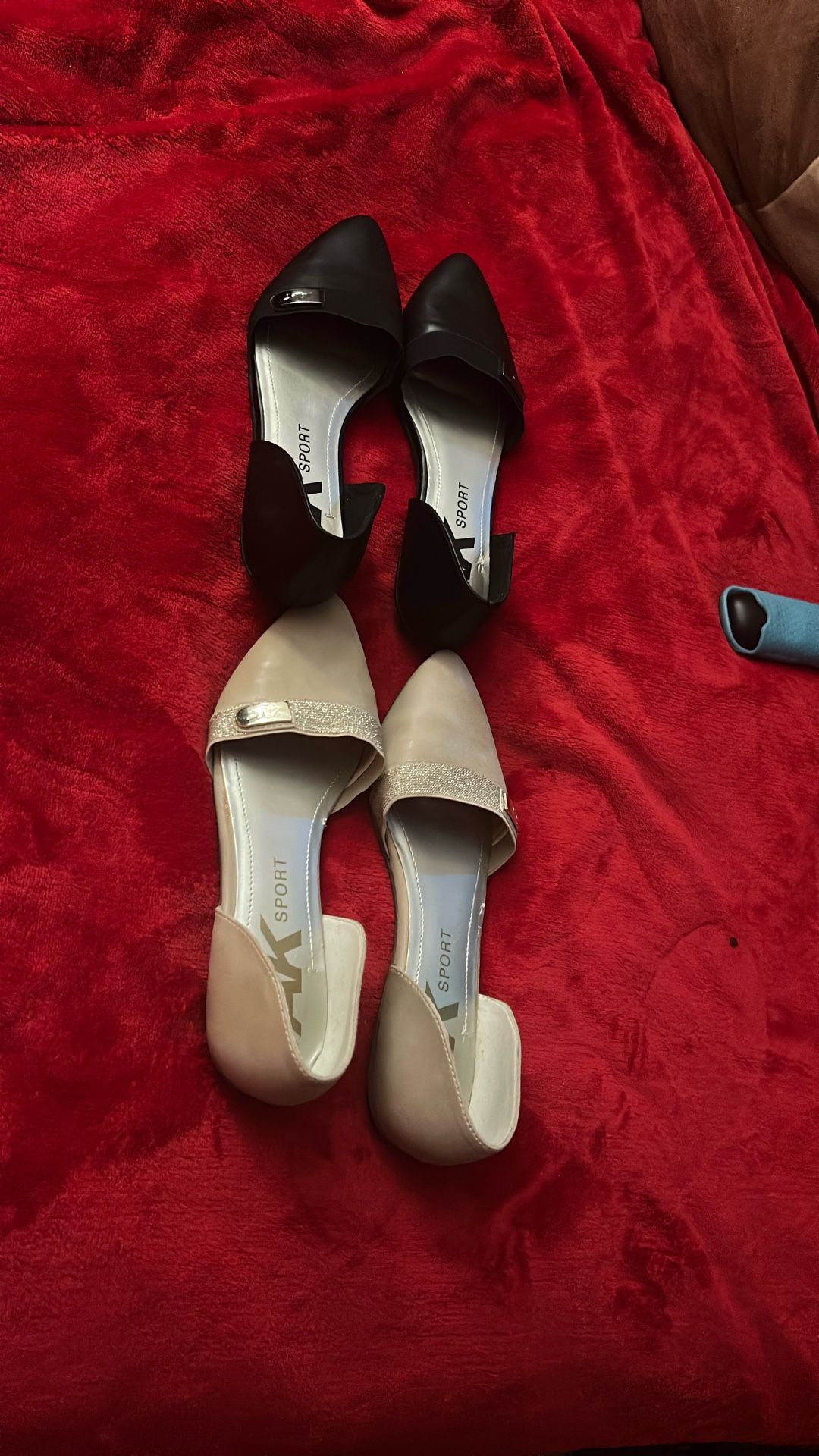Calvin Clean Flats Black And Tan Sold As Cpl
