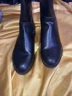 St John’s Bay Size 7 Leather Boots