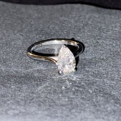 Beautiful Engagement Ring with Certification 