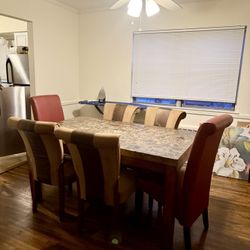 Dining Room Table with 6 Chairs – Used, Good Condition