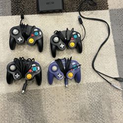 4 Gamecube Controllers with Wii U USB Adapter