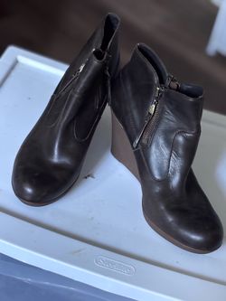 Woman’s shoe