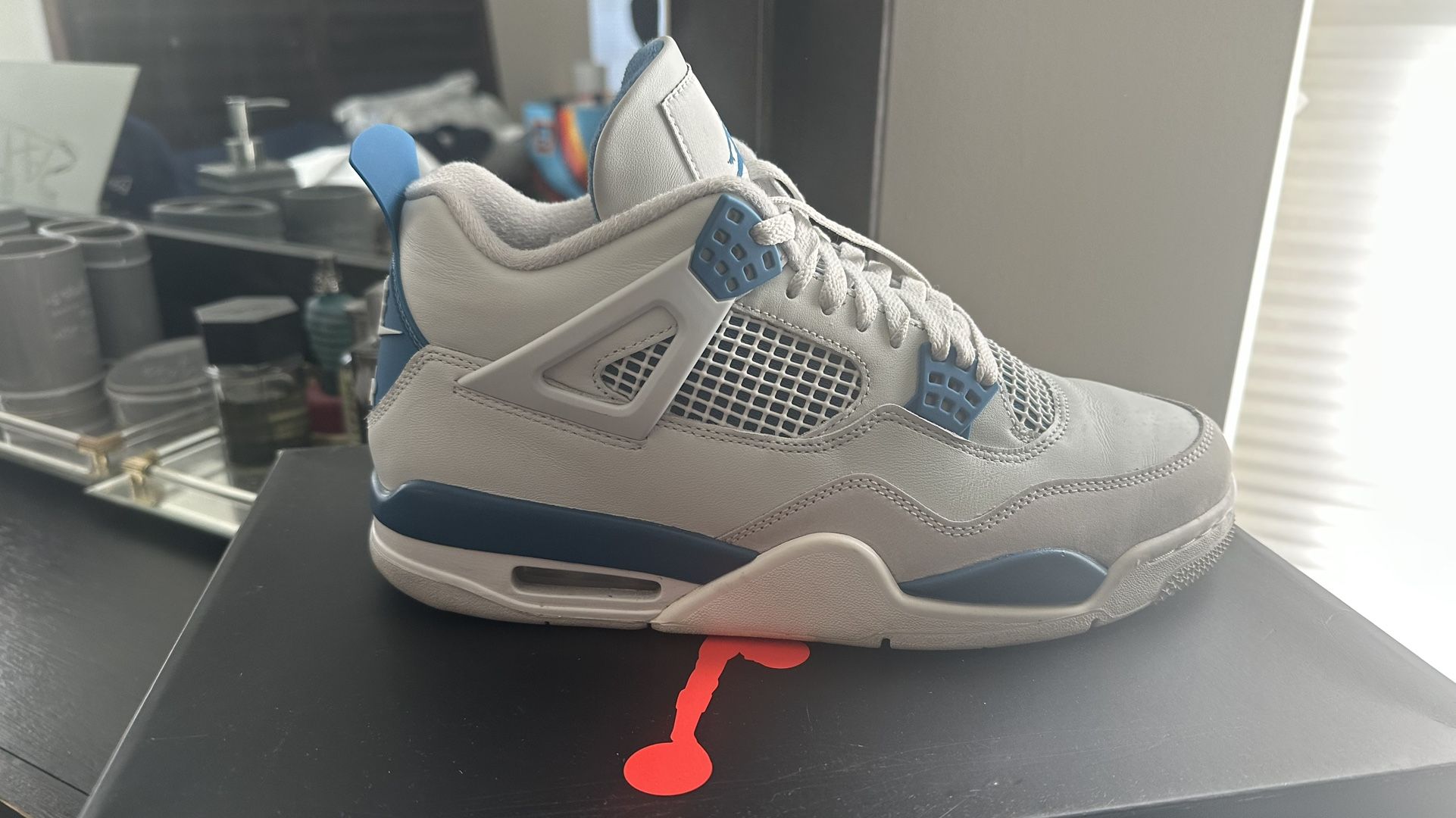 Jordan’s Retro 4 Size 9.5