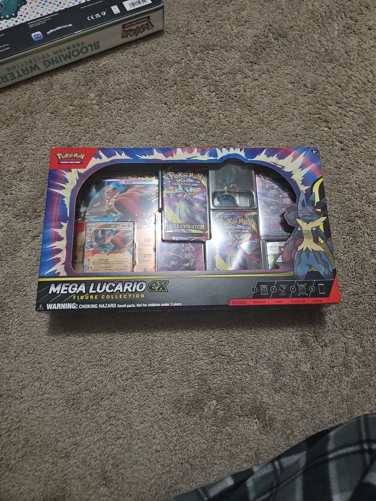 Mega Lucario Ex Figure Collection 