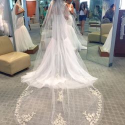 Alfred Angelo - Never worn or altered, size 0