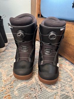 Vans Aura Pro V2 snowboarding boots men’s size 10