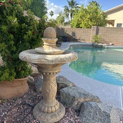 Concrete Water Fountain / Pineapple / Patio Fountain 