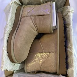 UGG Women classic mini 