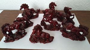 Photo 8 Red resin horse figures