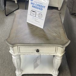 Liberty Furniture End Table Magnolia 