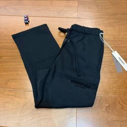 FEAR OF GOD ESSENTIALS BLACK SWEATPANTS – SIZE S – BRAND NEW