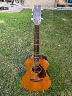 Vintage Yamaha FG 170 acoustic guitar