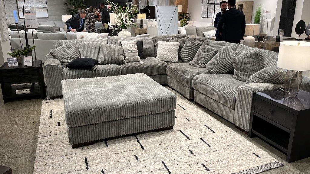 Lindyn Ivory 5 Piece Right Arm Facing Sectional With ChaiseAshley Furniture$10 Down Payment And Financing Available