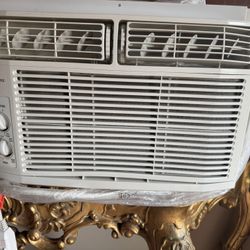 Window 8000BTU A/C 