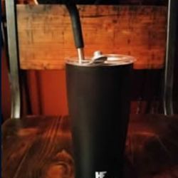HYDRAFLOW 20oz Tumbler with Straw
