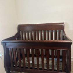 Baby Crib With Mattress And Covers