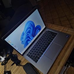 Dell Laptop Intel i7-1185G7-3.0GHz-CPU  1TB SSD 16GB Ram