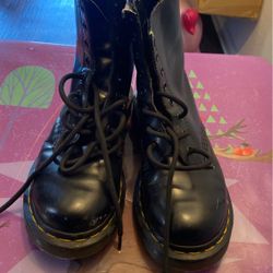 Doc Martens Size 6 Women 