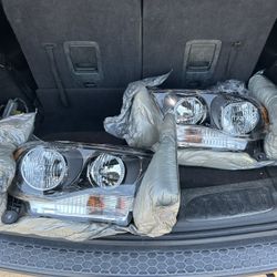 2011-2013 Dodge Durango - Front Headlight Set