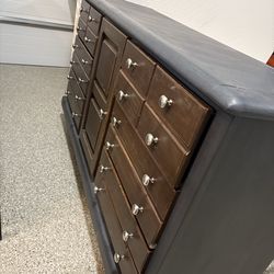 Dresser two tone with 9 drawers $125